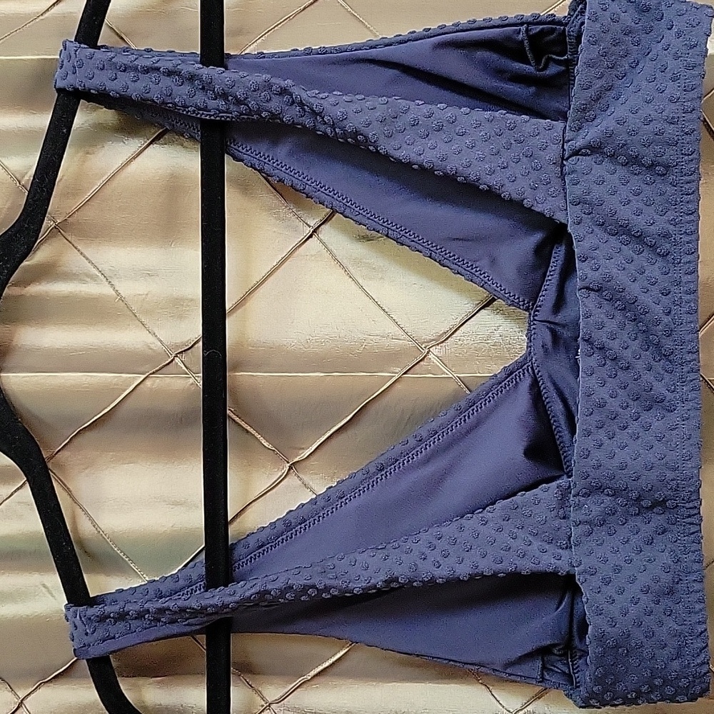 EUC- Cupshe Deep-V Neck Bikini Top - Picture 5 of 5